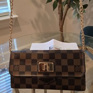 Louis Vuitton Damier Ebene RoseberyTurn Lock Flap Closure Long Wallet/Crossbody